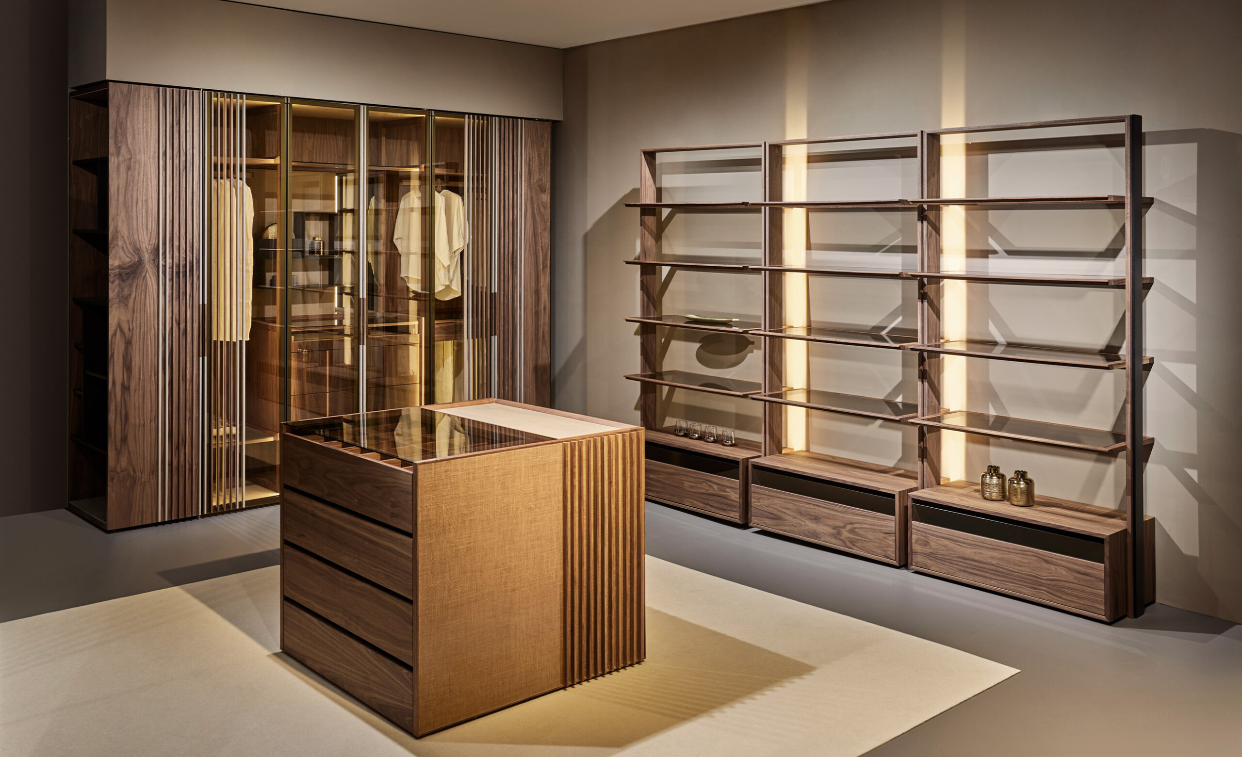 Armarios exclusivos y vestidores a medida en Marbella | Uecko